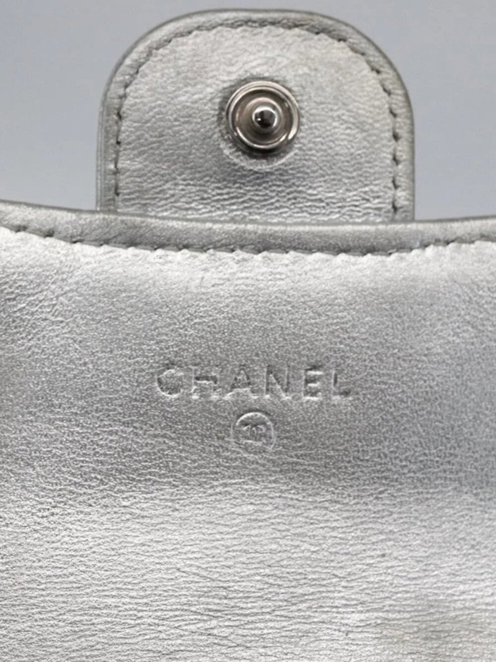 CHANEL Matelasse Card Case Leather Silver CC Auth 171336 - Picture 11 of 16
